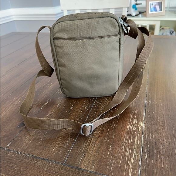 Tumi tech swing pack cross body bag - Picture 14 of 15